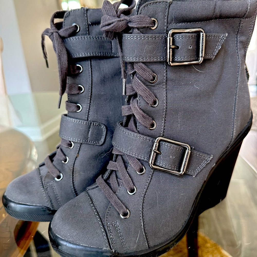 Simply Vera Vera Wang gray canvas boots buckles lace-up